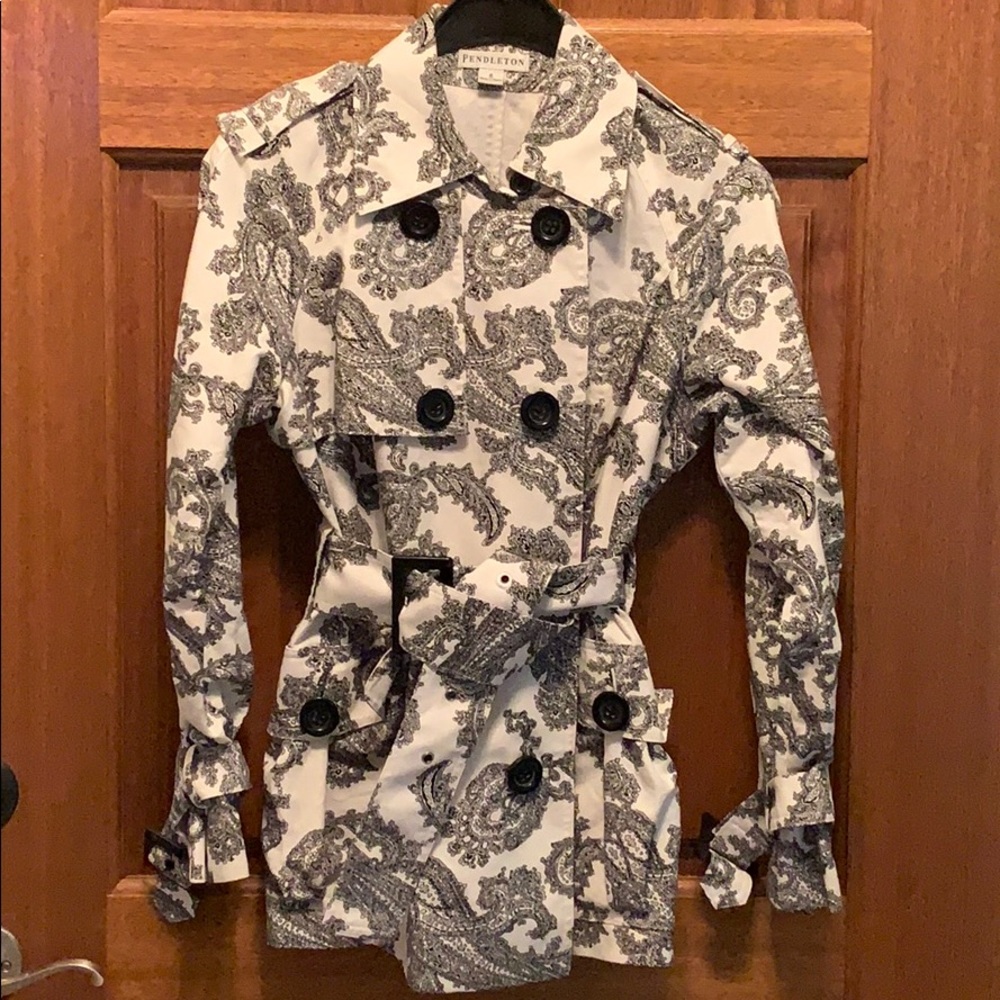 Double breasted mid-length jacket